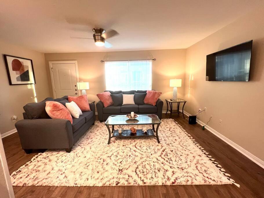 Lovely 2 Bedroom/2 Bath Houston, Heights/Galleria المظهر الخارجي الصورة