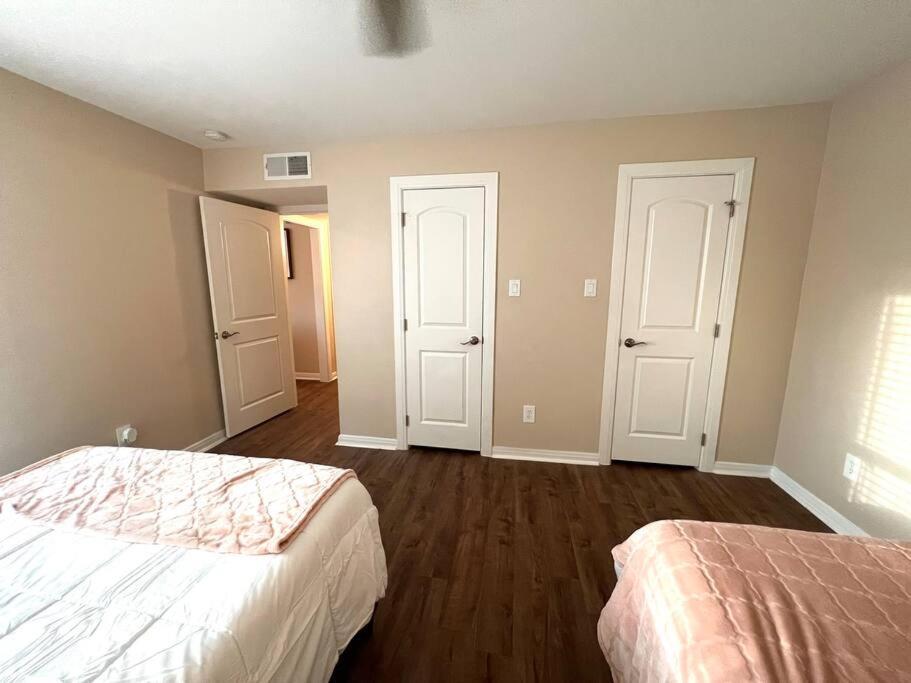 Lovely 2 Bedroom/2 Bath Houston, Heights/Galleria المظهر الخارجي الصورة