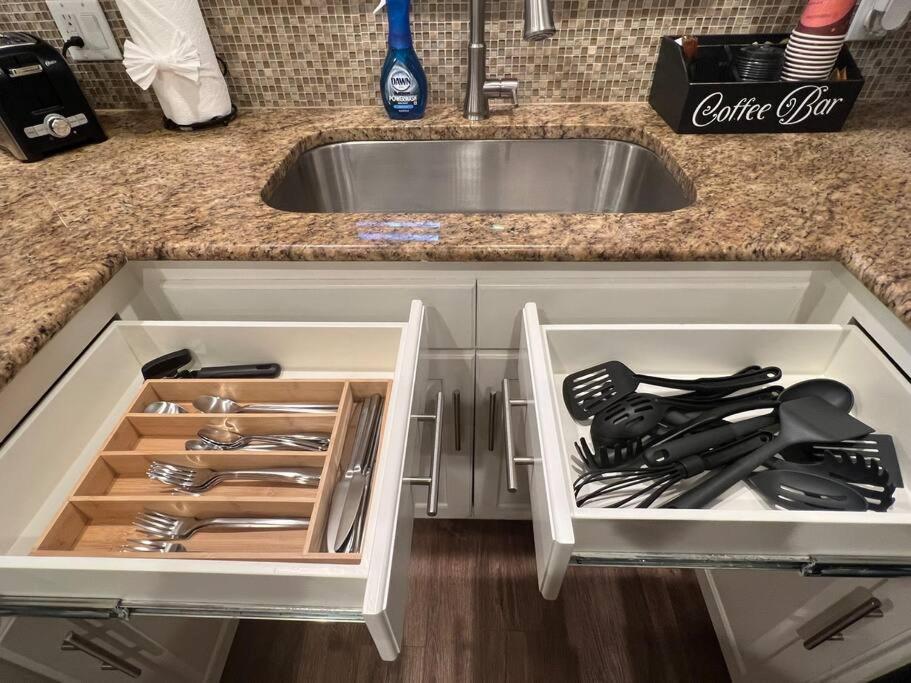 Lovely 2 Bedroom/2 Bath Houston, Heights/Galleria المظهر الخارجي الصورة