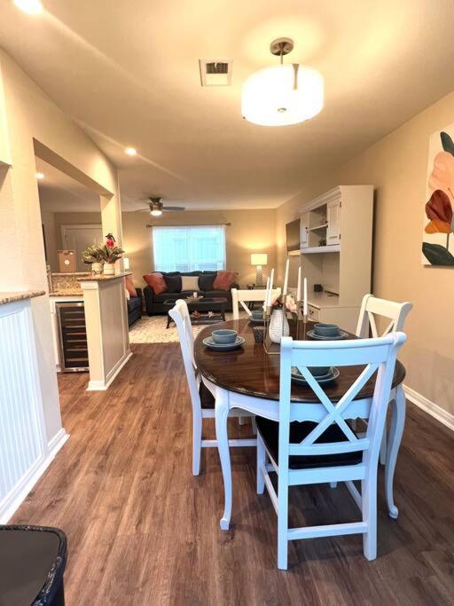 Lovely 2 Bedroom/2 Bath Houston, Heights/Galleria المظهر الخارجي الصورة