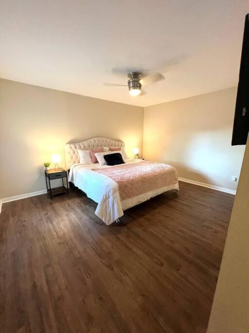 Lovely 2 Bedroom/2 Bath Houston, Heights/Galleria المظهر الخارجي الصورة